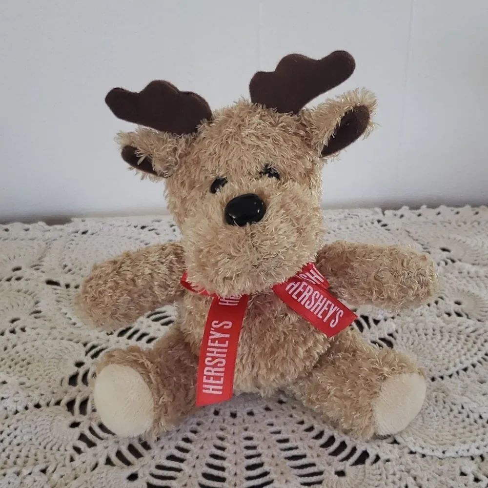 NWOT Adorable Hersheys Fuzzy Reindeer Plush Toy